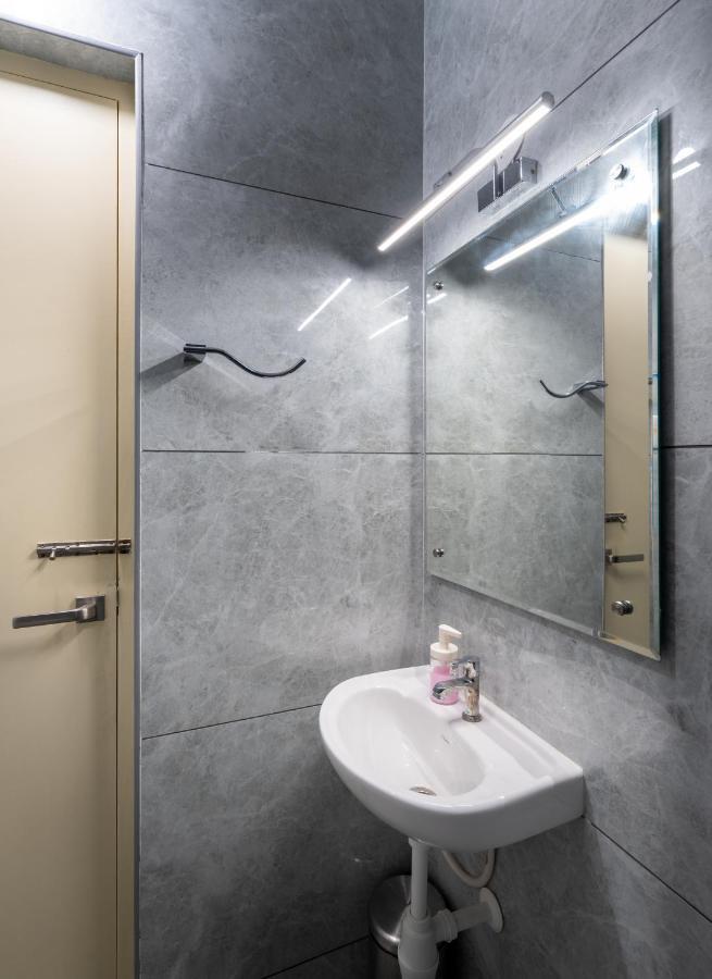 The Silver Chimes Suites Bengaluru Zewnętrze zdjęcie