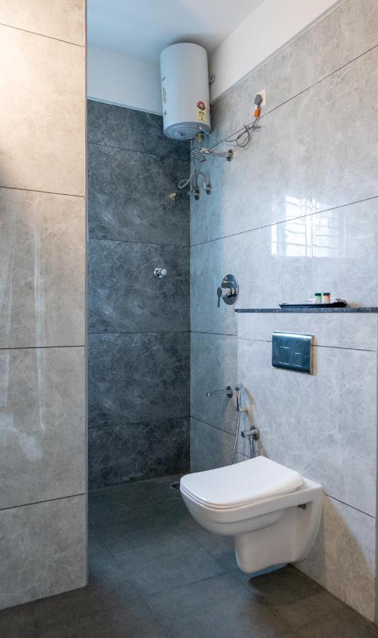 The Silver Chimes Suites Bengaluru Zewnętrze zdjęcie