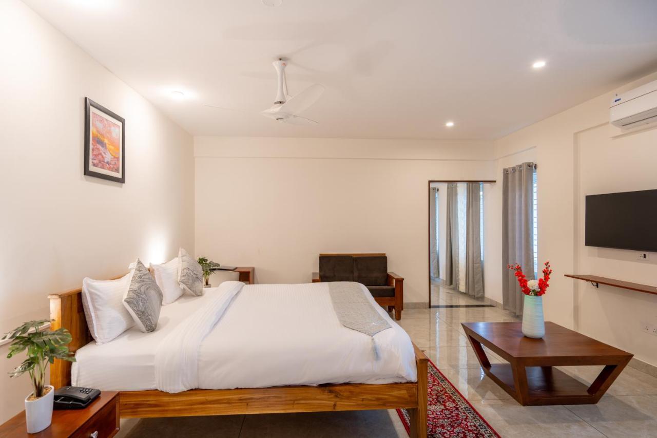 The Silver Chimes Suites Bengaluru Zewnętrze zdjęcie
