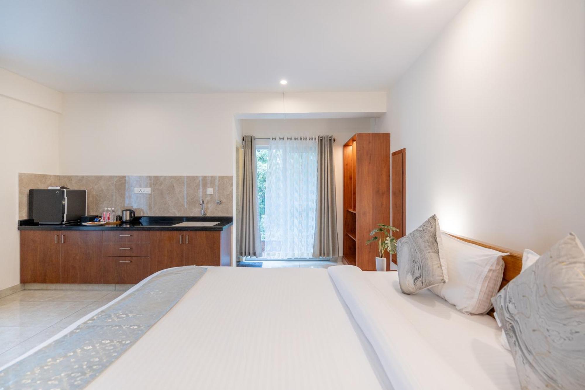 The Silver Chimes Suites Bengaluru Zewnętrze zdjęcie